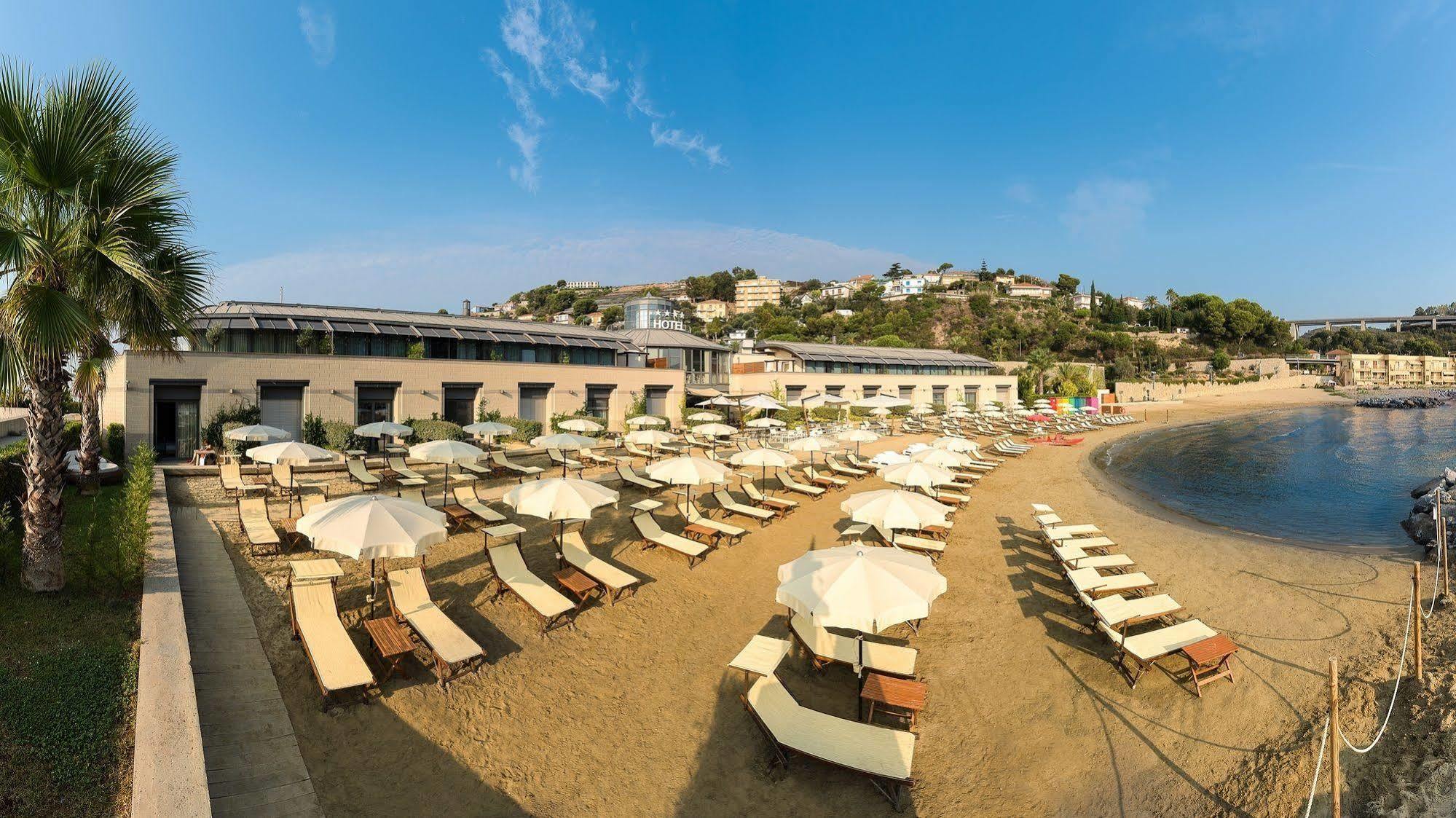 Hotel Riviera Dei Fiori San Lorenzo al Mare Extérieur photo